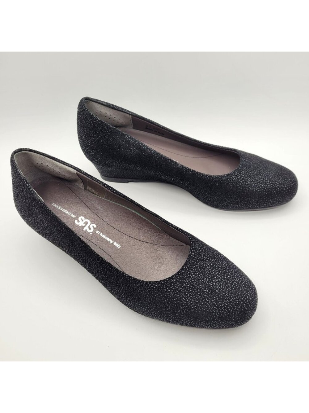 SAS Sofia ITALIAN LEATHER Women's 6M Low Wedge Pumps Speckled Black Comfort
